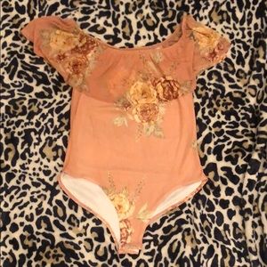 NWT Floral flounce bodysuit